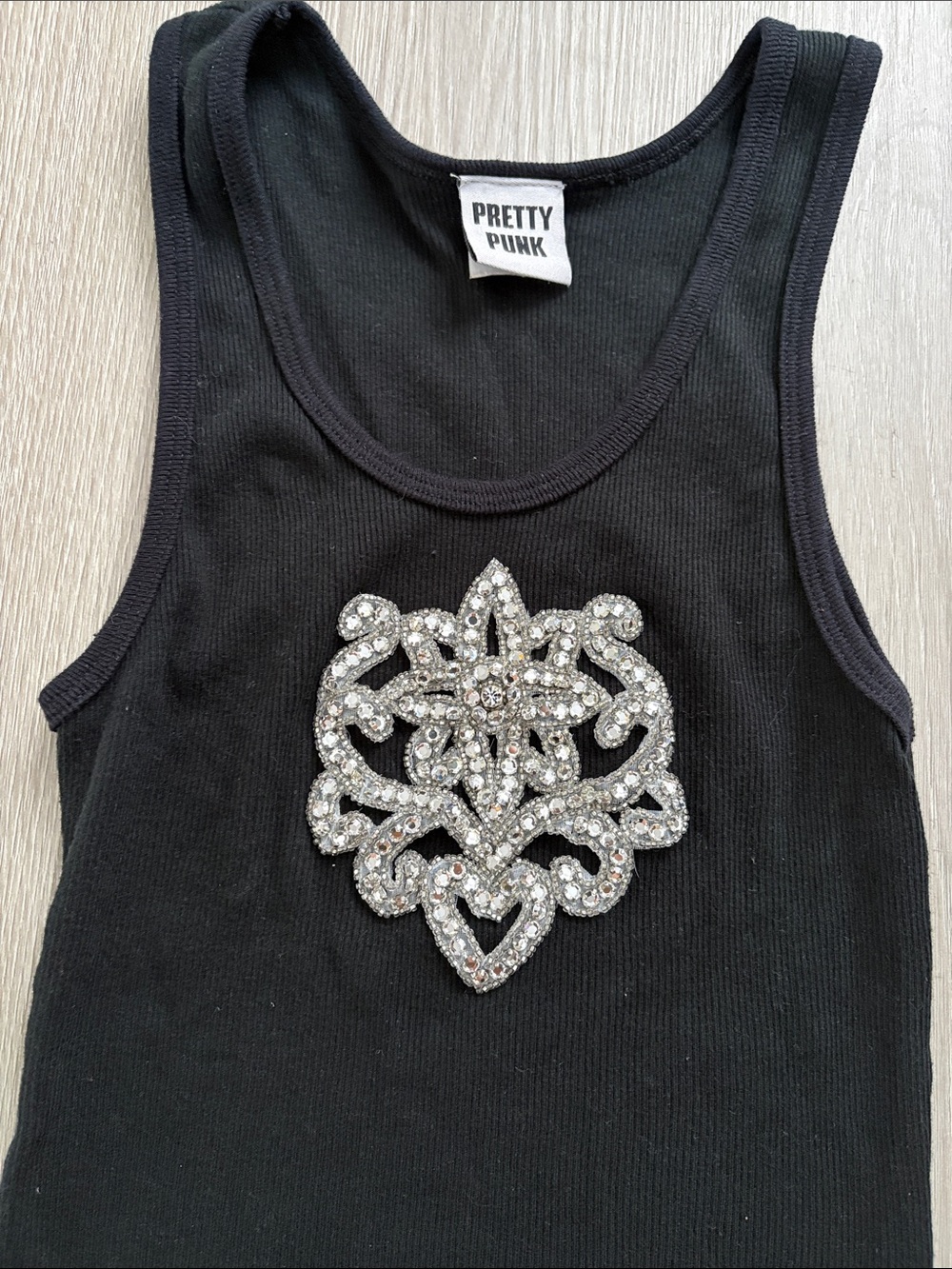 Black Ribbed Tank with Crystal Medallion - Picture 2 of 2